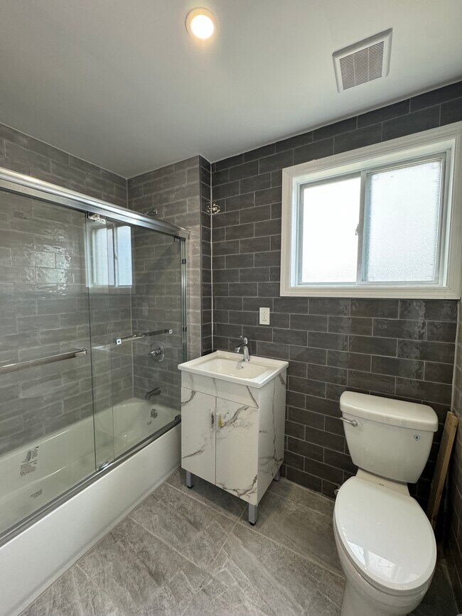 Photo - 203 N 8th St Unidad 1