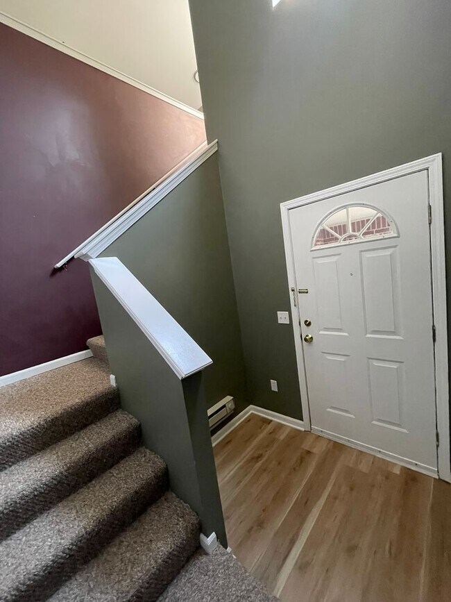 Photo - Bright Upper Condo with Garage | Near Shopping & Trails