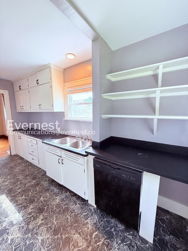 Photo - 3 Bed/1 Bath Home / Vouchers Accepted / Available Now!