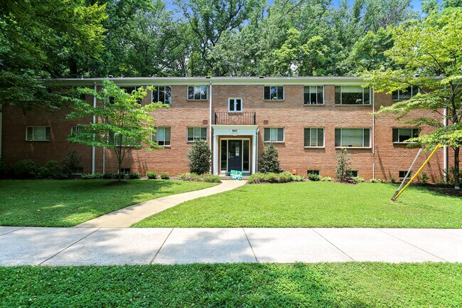 Photo - 10412 Montrose Ave Unit Apt 202