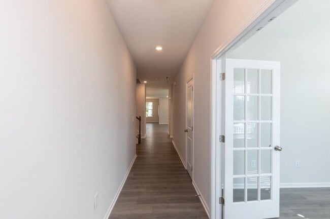 Photo - 411 Stoker St