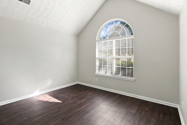 86 St Charles Pl