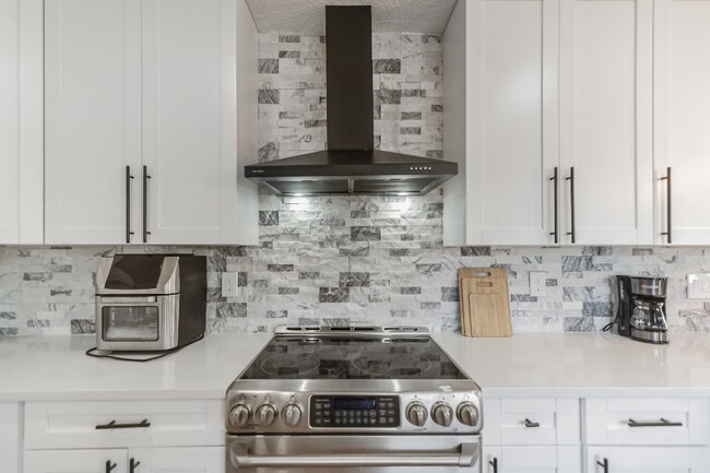 Photo - 4614 Pinewood Ave