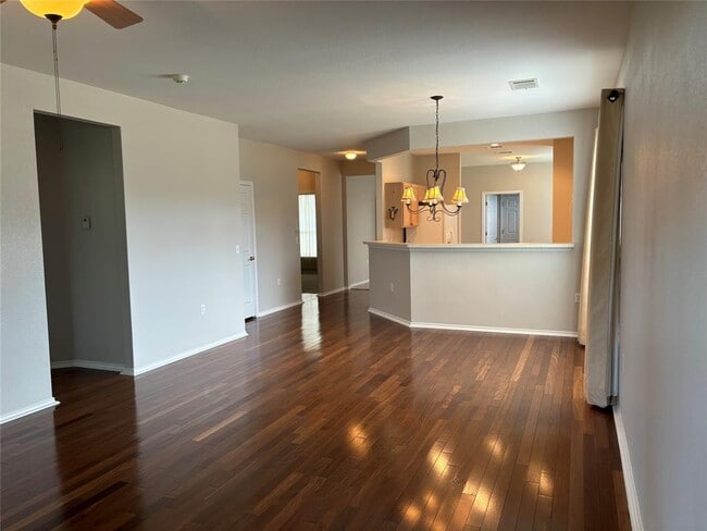 Photo - 106 Bowie Cir