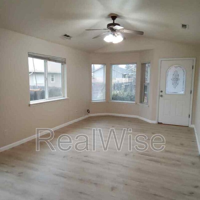 Photo - 3172 Forest Hills Dr Unit A