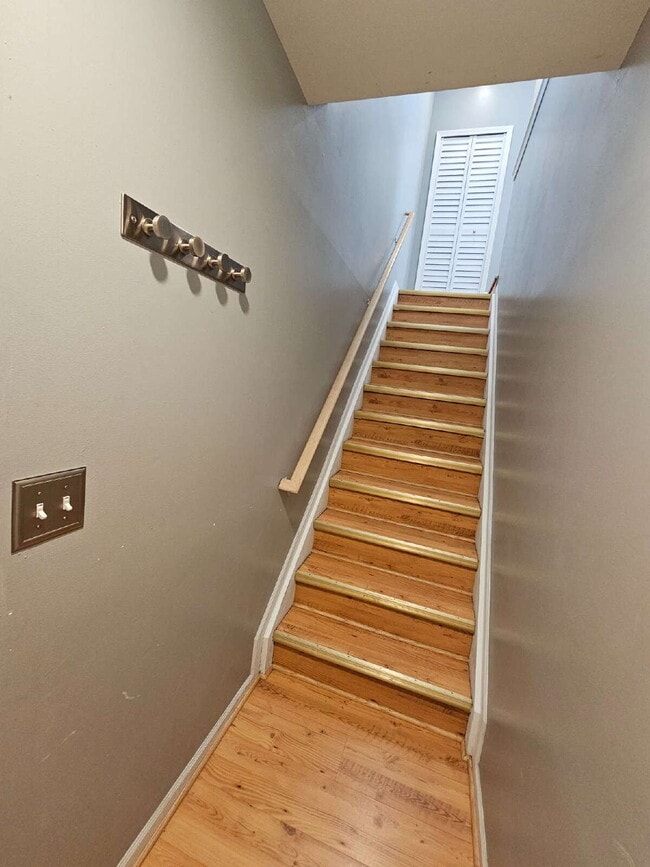 Photo - 2 Bedroom Condo with Vaulted Ceiling, Open Kitchen, Attached Garage in Desirable Clinton Township...