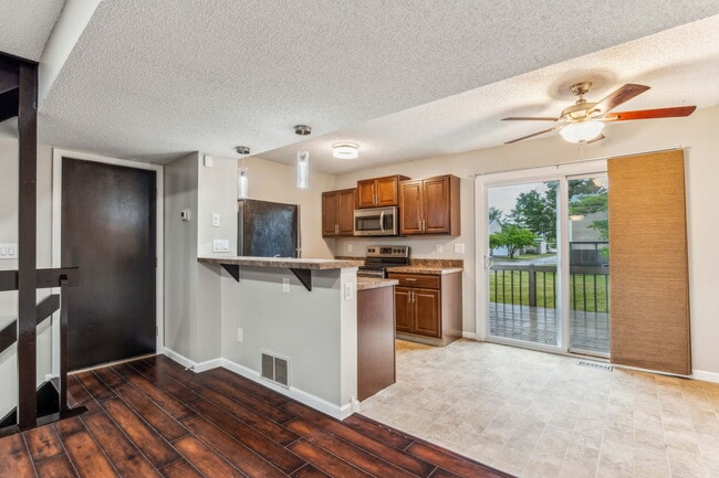 Photo - 5161 Singleton Dr