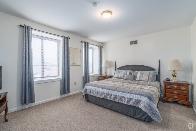 2BR, 2BA - 1,100SF - Bedroom
