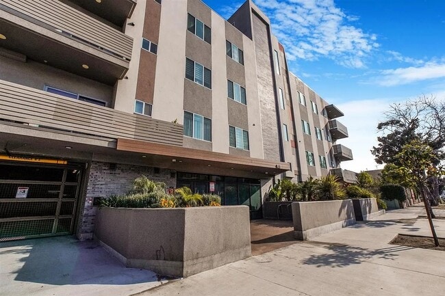 Photo - 820 S Wilton Pl Unit 401