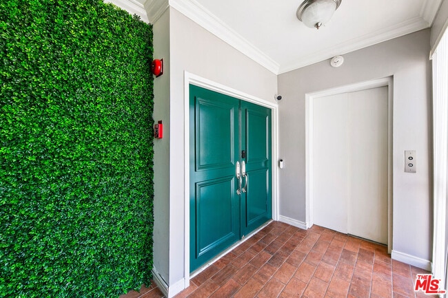 Photo - 214 N Crescent Dr