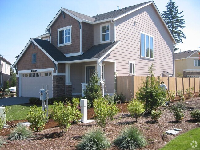 Building Photo - Spacious Modern Home