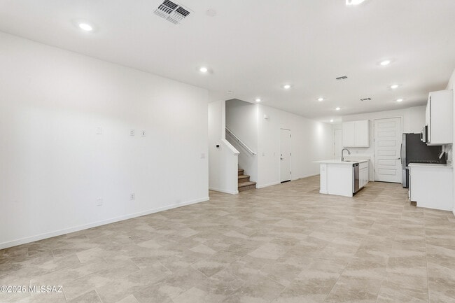 8774 S Cir. Generoso