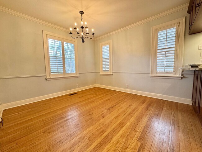 Photo - 5 Bedroom Home Between 12 South and Oak Hill