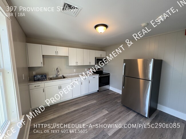 Building Photo - 397 Providence St Unit 2F