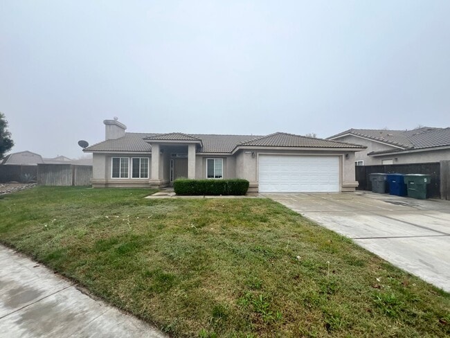 Photo - Beautiful West Side Madera Home