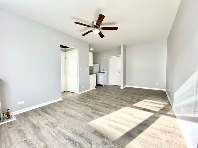 Photo - 4031 N Kenmore Ave