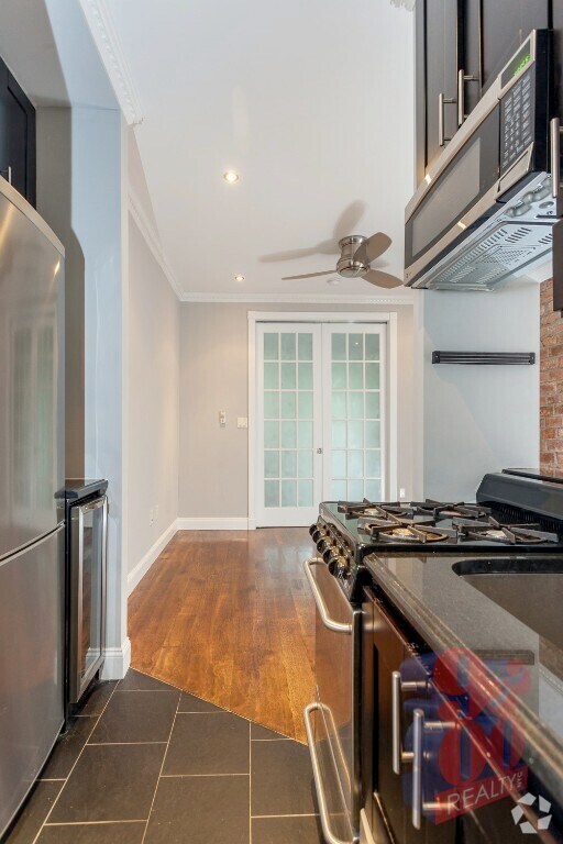 Building Photo - 309 E 8th St Unit B2 Rental