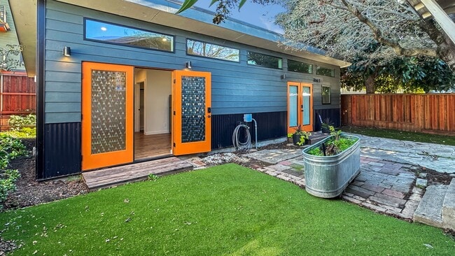 Building Photo - 22nd760 Unit 760B