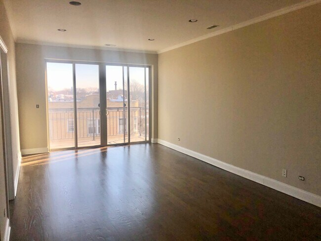 Photo - 4300 N Kedzie Ave Unit 401