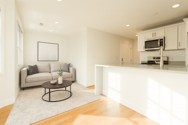 Photo - 375 Dorchester St Unidad 2