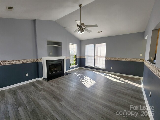 Photo - 4958 Astonshire Ln