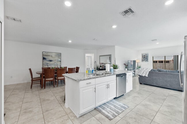 Photo - 1514 SW Kosnar Ave