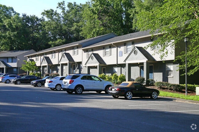 Building Photo - Townhomes at 770