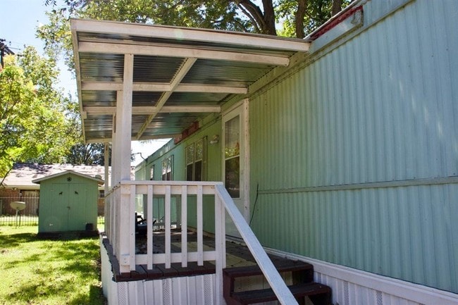 Photo - 510 N Shirley St