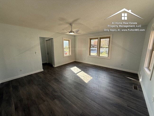 Photo - 704 Jefferson St