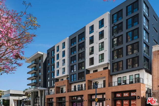 Building Photo - 250 E Broadway Unit 445 Rental