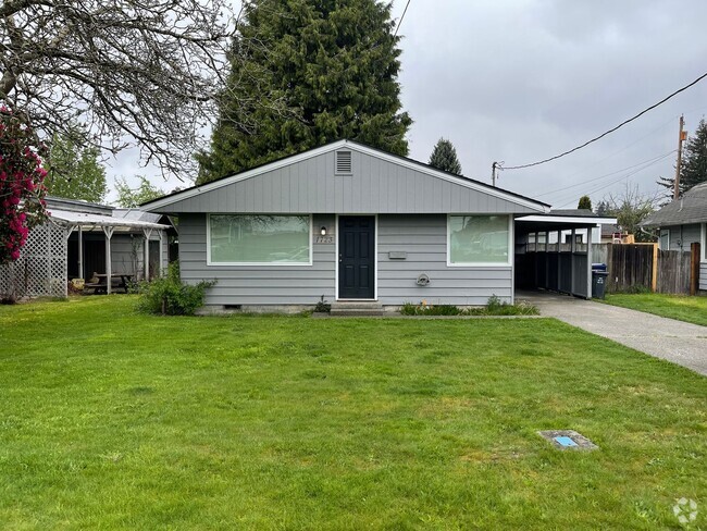 Building Photo - Completely Updated 2 Bdrm Home