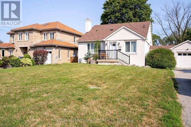Photo - 42 Kingsview Blvd