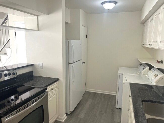 Photo - 1381 N Glen Cir