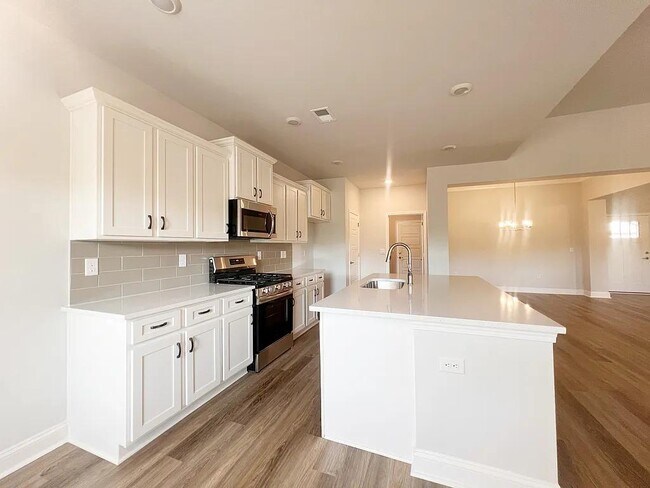 Photo - 335 Cypress Holw Trl