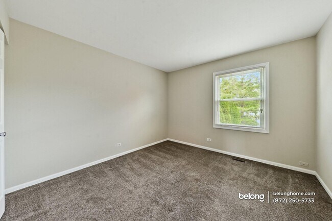 Photo - 434 Hunters Way