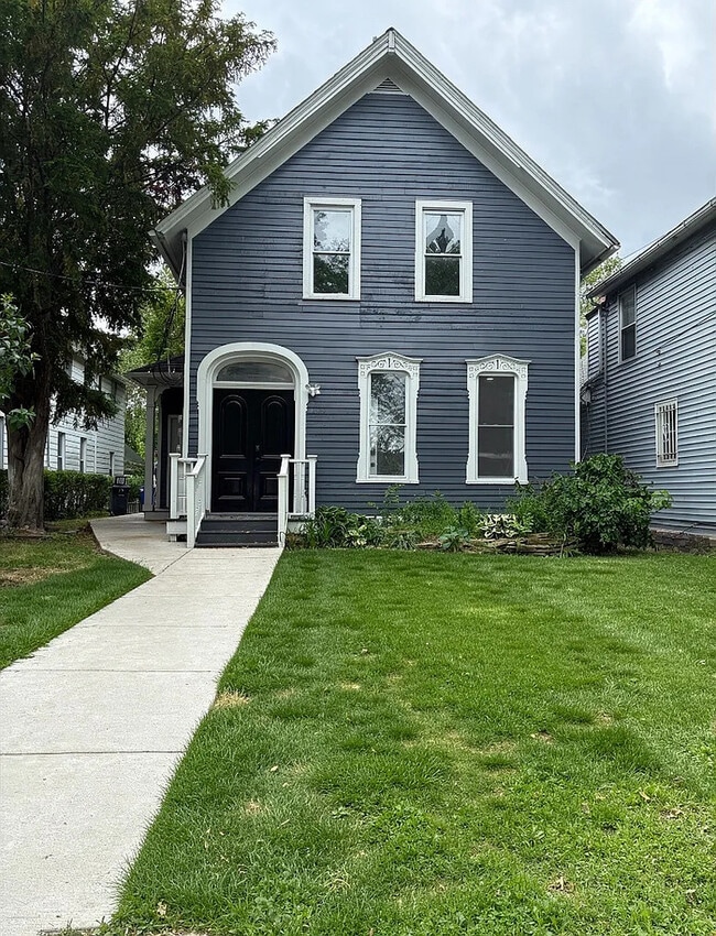 Photo - 1619 Starkweather Ave