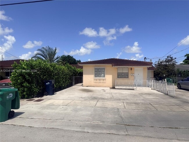 Building Photo - 3821 SW 89th Ct Unit front