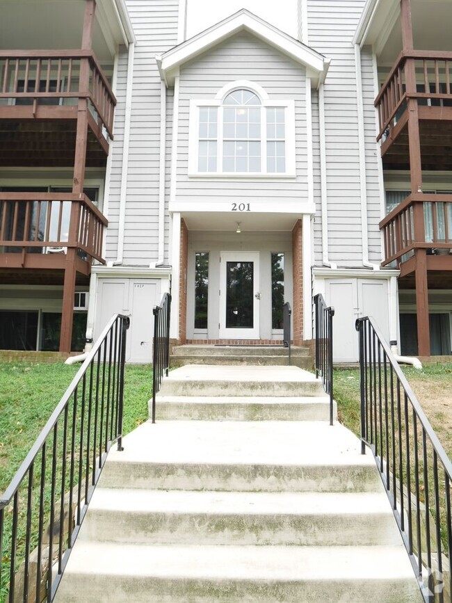 Building Photo - Roomy Two Bedroom Condo- Glen Burnie, MD