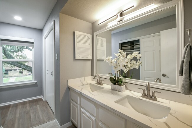 Photo - 7931 Ellinger Ln