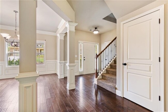 Photo - 5700 Crest Hill Dr NE