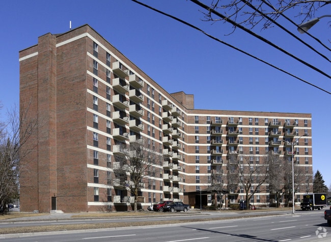 Building Photo - Meadowbrook Place