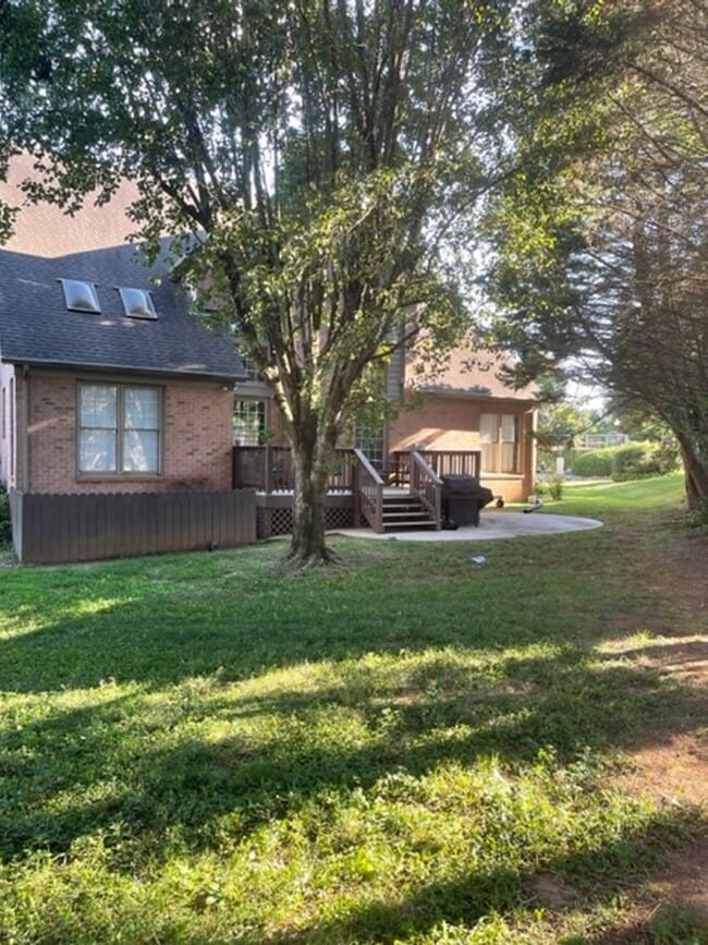 Photo - West Knoxville, Farragut 37934 - 4 bedroom, 3.5 bath, 2 Story Brick Home -Contact Debra Johnson (...