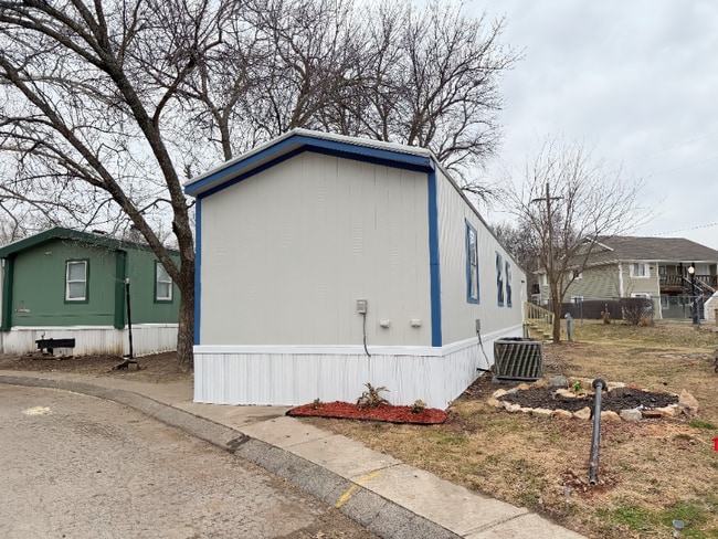 Photo - 110 N Michigan St