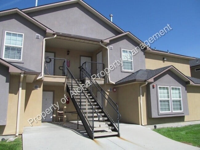 Photo - 1031 W Pine Ave