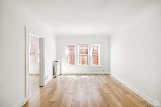 2BR, 1BA - 800SF - Living room - Manstan