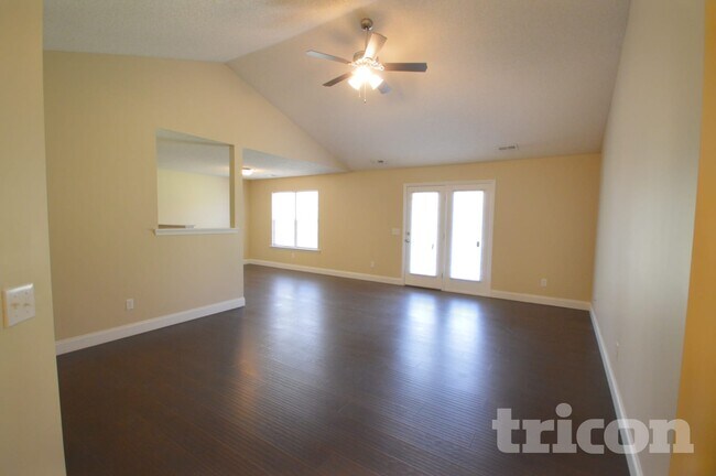 Photo - 4136 Red Shed Ln