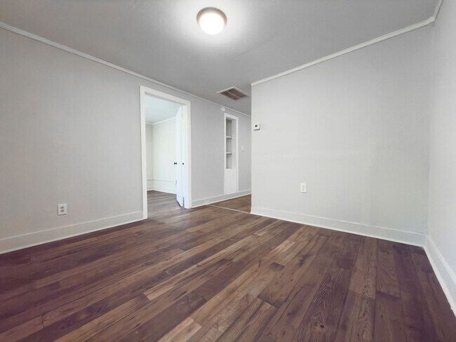 2181 Eleanor Dr Unit B