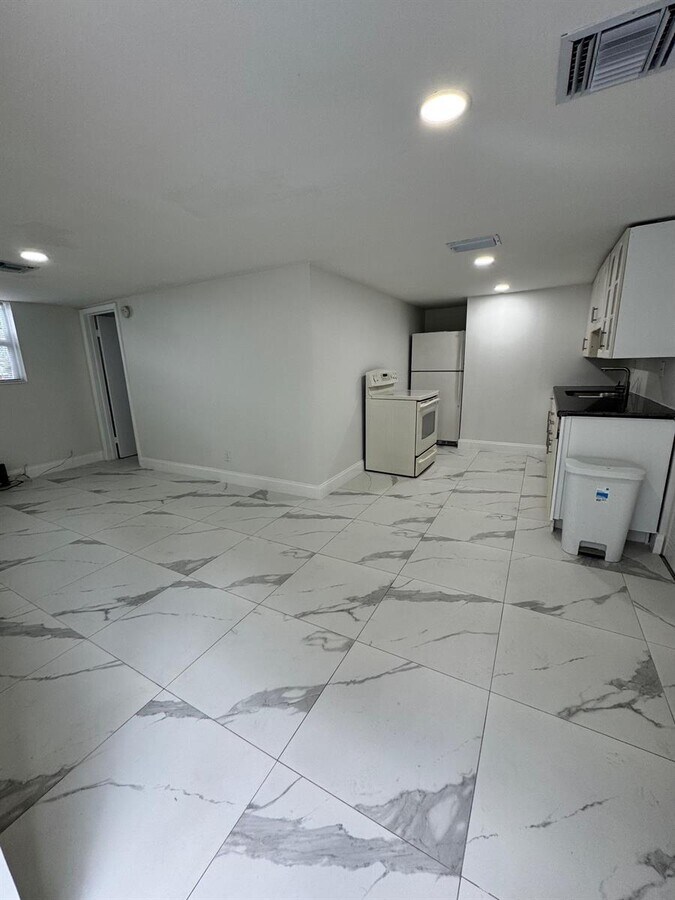 Photo - 412 Fleming Ave