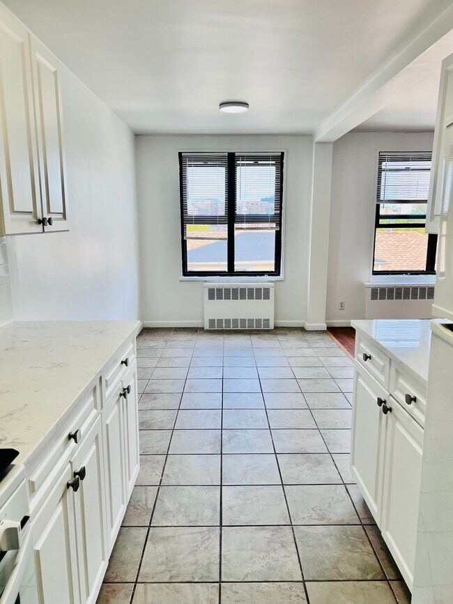 Photo - 47 Davis Ave Unidad 4F