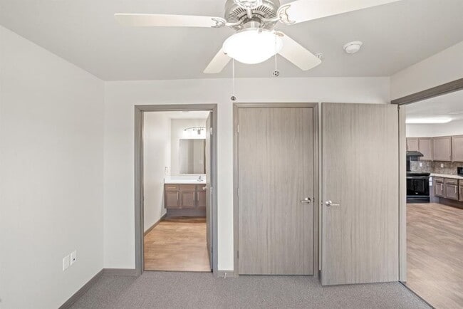 Photo - Avenue Commons